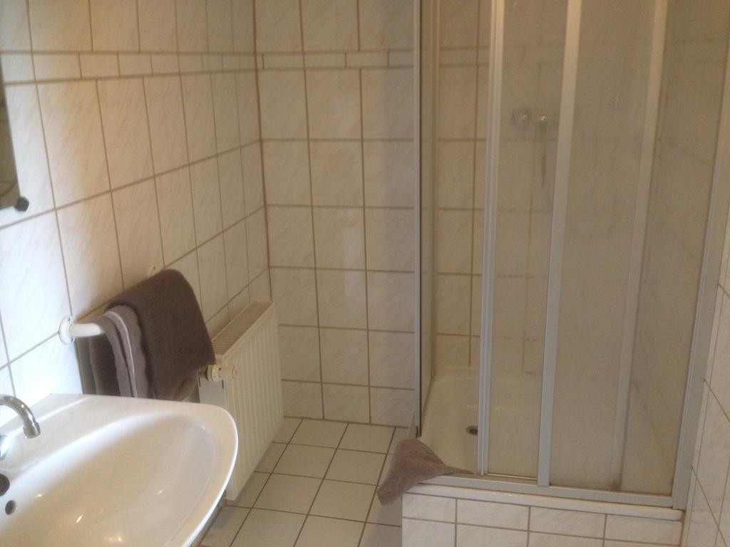 Gasthof & Pension Zum Saalestrand Bad Dürrenberg Rum bild